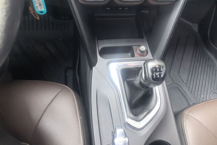 广汽传祺 传祺GS4 2015款 200T 手动豪华版中控内饰18