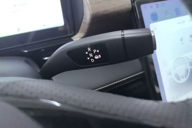 小鹏P5 2021款 510G中控内饰18