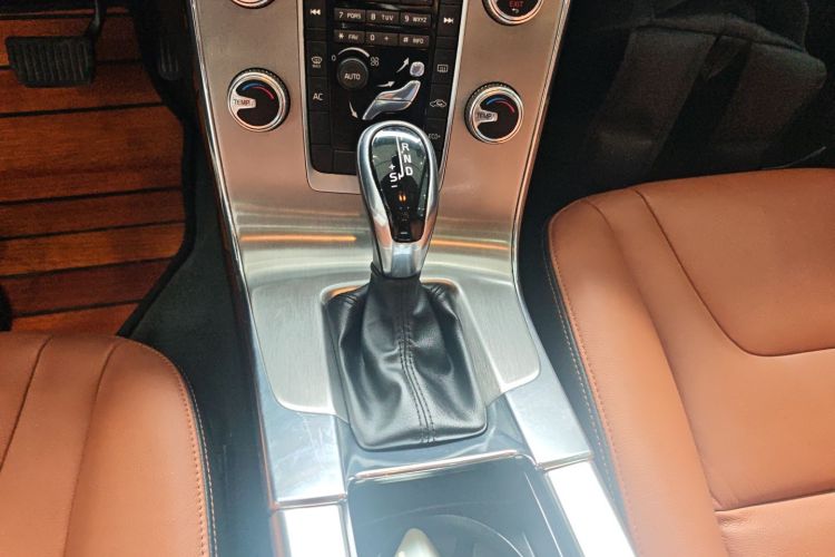 沃尔沃S60 2019款 S60L 改款 T5 智进进阶版局部细节18