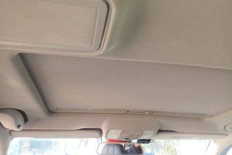 奔驰E级 2012款 E 300 L 优雅型局部细节22