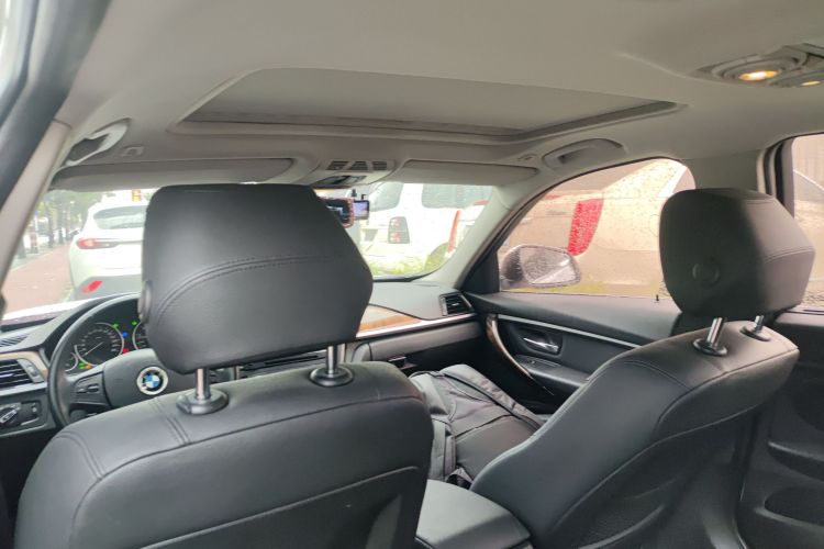 宝马3系 2013款 320Li 时尚型中控内饰22