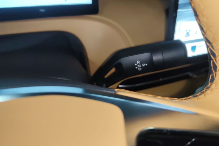 吉利银河 银河星舰7 EM-i 2025款 120km 领航版中控内饰18