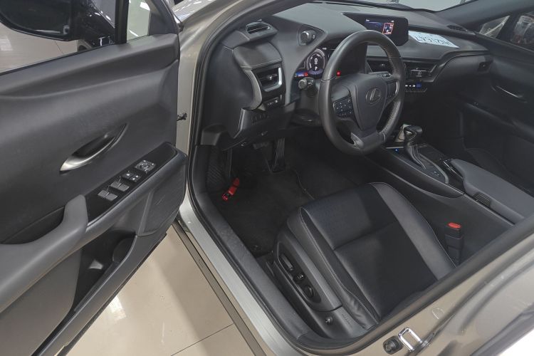 雷克萨斯UX 2020款 260h 探·酷版中控内饰7003