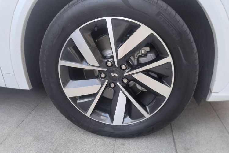 理想汽车 理想L7 2023款 Pro车身外观10