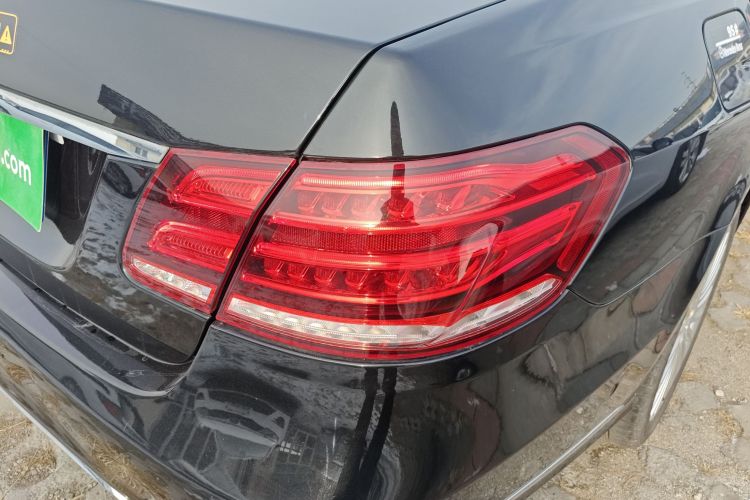 奔驰E级 2014款 E 300 L车身外观9