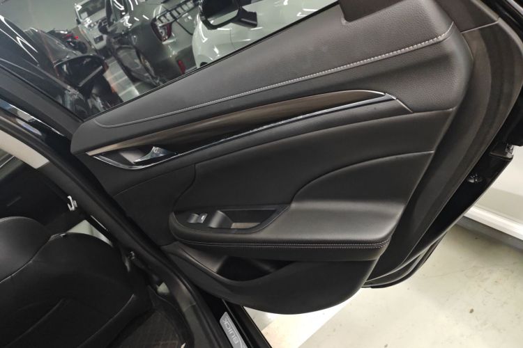 别克 君越 2022款 552T 豪华型中控内饰45