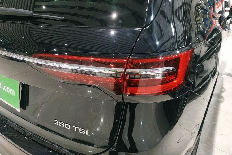 大众 威然 2024款 380TSI 尊贵版车身外观9