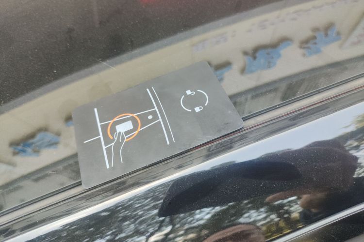 特斯拉 Model 3 2021款 改款二 Performance高性能全轮驱动版中控内饰11