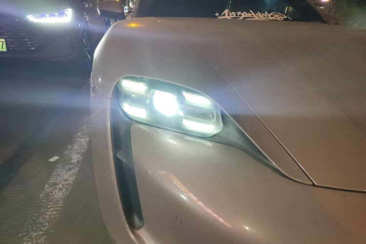 保时捷 2022款 Taycan车身外观8