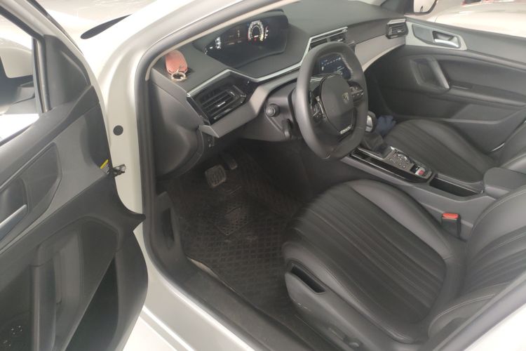 标致408 2022款 1.6T 追光版中控内饰20