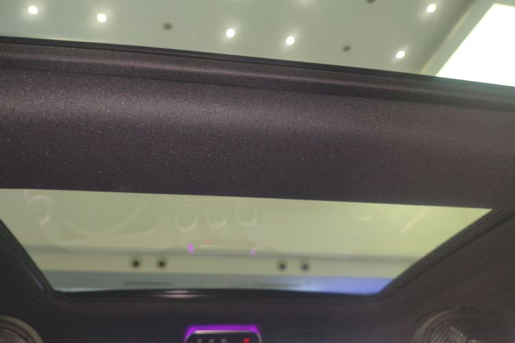 奔驰C级 2022款 C 260 L中控内饰22