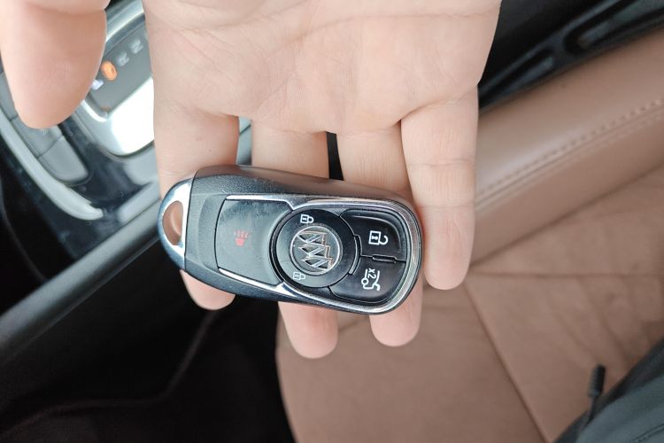 别克 君威 2019款 20T 精英型 国VI中控内饰7001