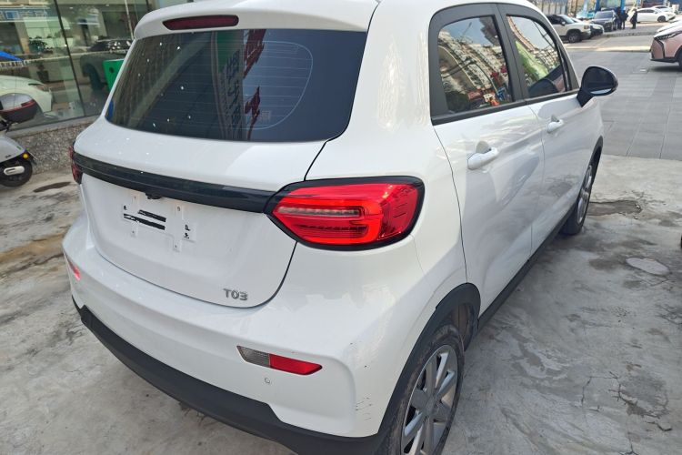 零跑汽车 零跑T03 2022款 玛瑙版车身外观7