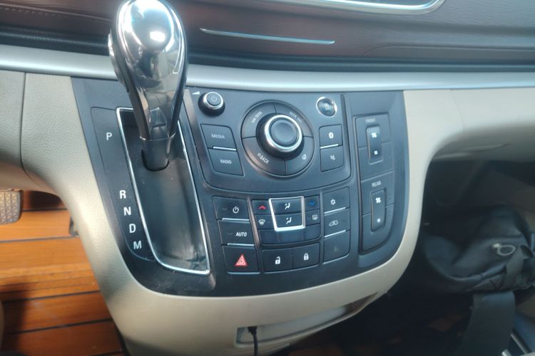 别克GL8 2018款 28T 豪华型 国VI中控内饰18