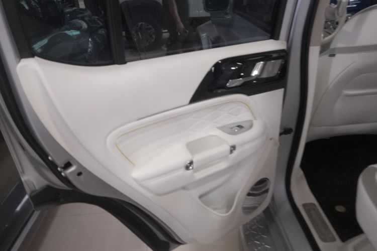 超境汽车 共创坦克300 2021款 2.0T 赛博坦克中控内饰7008