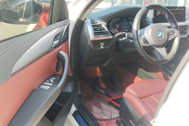 宝马X4 2022款 xDrive 25i M运动套装中控内饰20