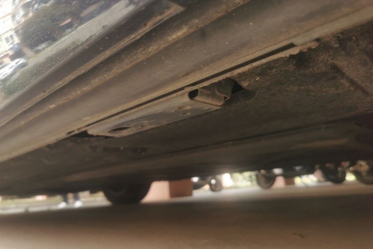 腾势D9 2022款 DM-i 970 四驱尊荣型局部细节9003