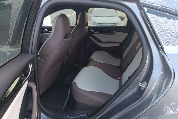 比亚迪 秦PLUS 2024款 荣耀版 DM-i 55KM领先型中控内饰21