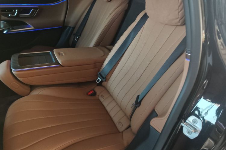 奔驰E级 2024款 E 300 L 豪华型中控内饰7004