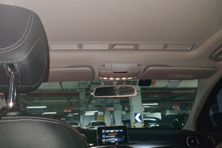 奔驰C级 2017款 C 180 L 运动版局部细节22