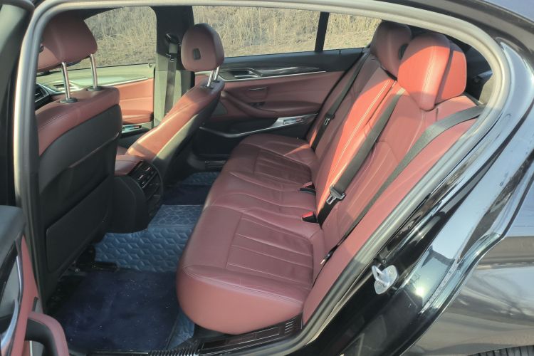 宝马5系 2019款 530Li 领先型 M运动套装中控内饰21