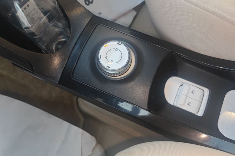 五菱汽车 宏光MINIEV 2024款 第三代 215km 进阶版中控内饰18