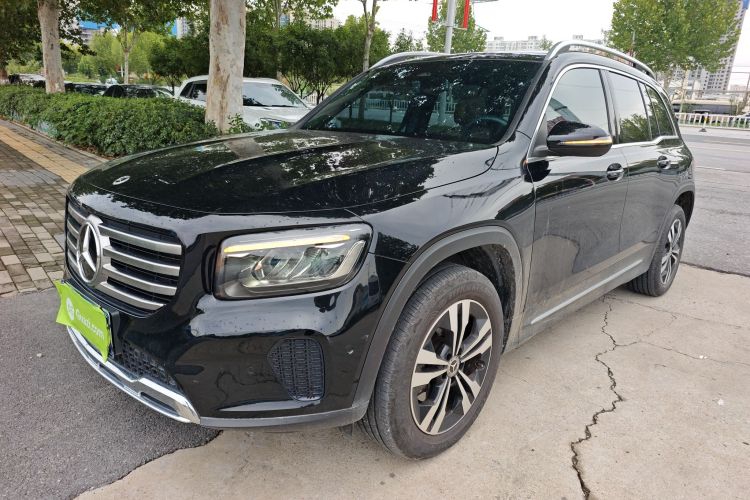 奔驰GLB 2024款 GLB 200 时尚型车身外观1