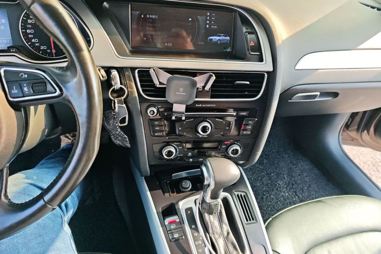 奥迪A4L 2015款 35 TFSI 自动标准型中控内饰16