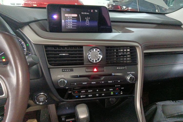 雷克萨斯RX 2016款 300 四驱典雅版 国V中控内饰16