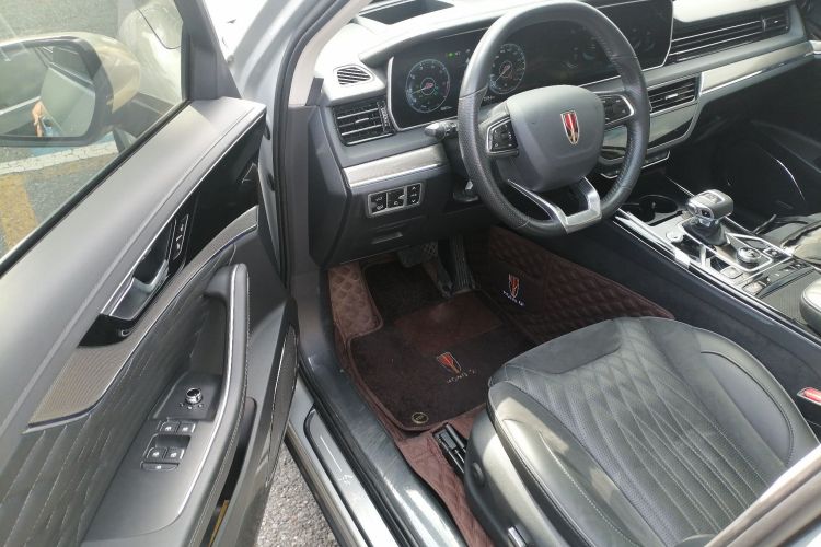 红旗HS5 2022款 2.0T 智联旗享四驱版中控内饰20