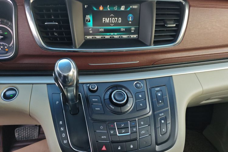 别克GL8 2017款 25S 豪华型 国V局部细节16