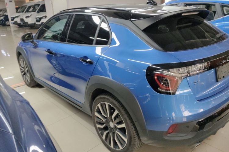 领克02 2021款 2.0TD 自动两驱劲 冠军版车身外观4