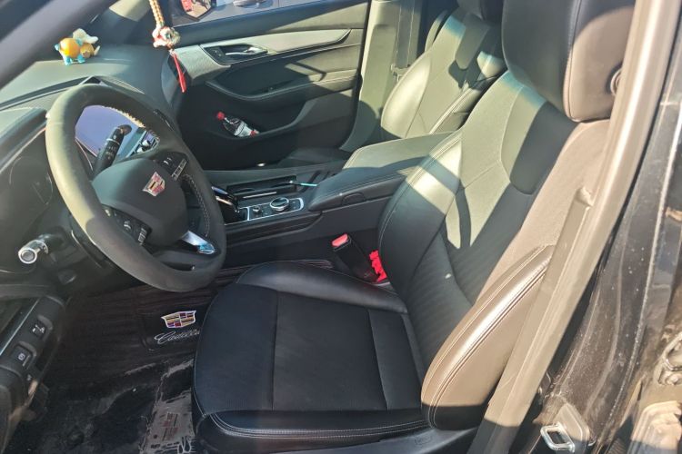 凯迪拉克CT5 2021款 28T 技术型中控内饰19