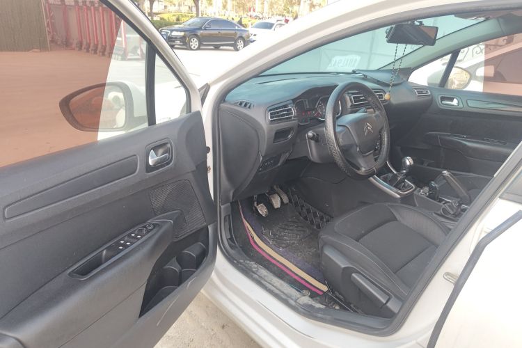 雪铁龙 C4世嘉 2018款 1.6L 手动舒适型中控内饰20