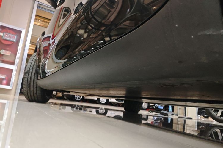 特斯拉 Model Y 2022款 改款 后轮驱动版局部细节9002