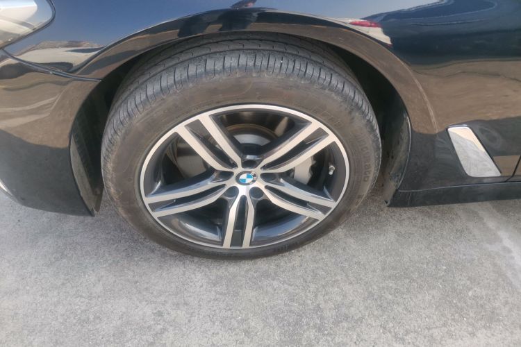 宝马5系 2021款 改款 530Li 领先型 豪华套装车身外观6002