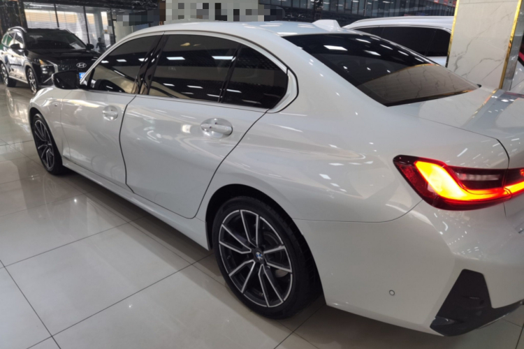 宝马3系 2024款 325Li M运动套装车身外观4