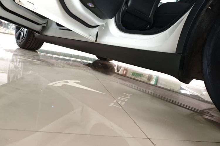 特斯拉 Model Y 2023款 后轮驱动版局部细节9002