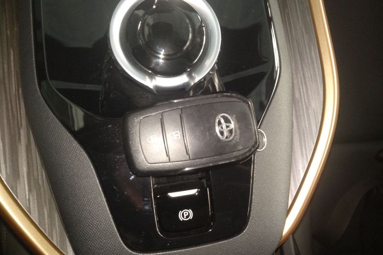 丰田bZ3 2023款 616km 长续航PRO中控内饰7001