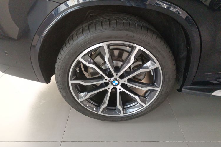 宝马X3 2022款 改款 xDrive30i 领先型 M曜夜套装车身外观6008