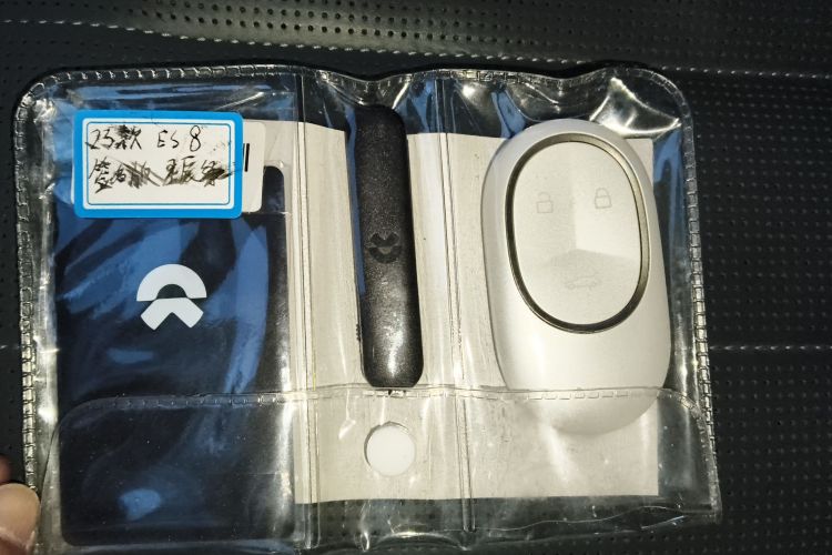 蔚来ES8 2023款 100kWh 签名版中控内饰11