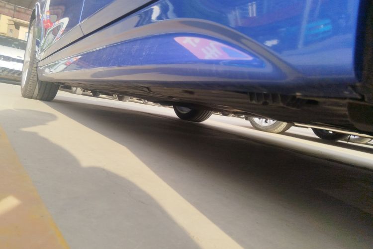 宝马3系 2018款 320Li 领先型M运动套装局部细节9002