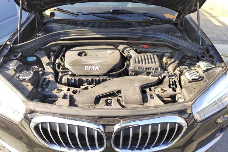 宝马X1 2019款 xDrive20Li 尊享型机舱底盘24