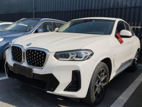 宝马X4 2022款 xDrive 25i M运动套装