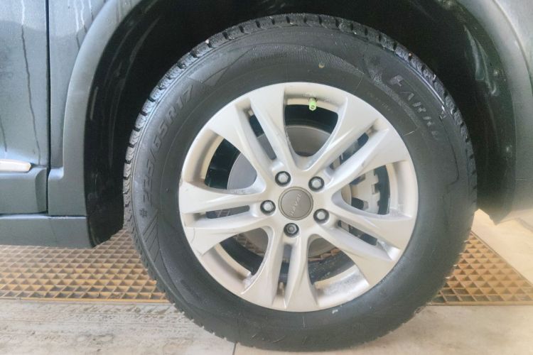 哈弗H6 2014款 运动版 1.5T 手动两驱精英型车身外观10