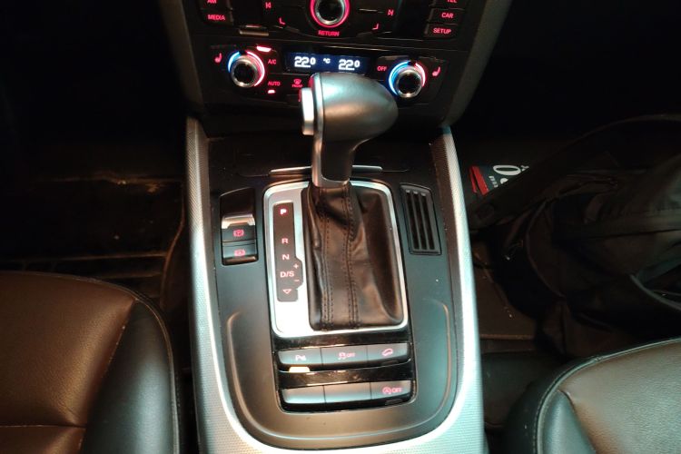 奥迪Q5 2016款 40 TFSI 技术型局部细节18