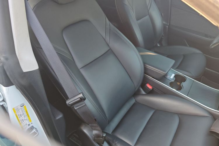 特斯拉 Model 3(进口)  标准续航后驱升级版(60度)局部细节41