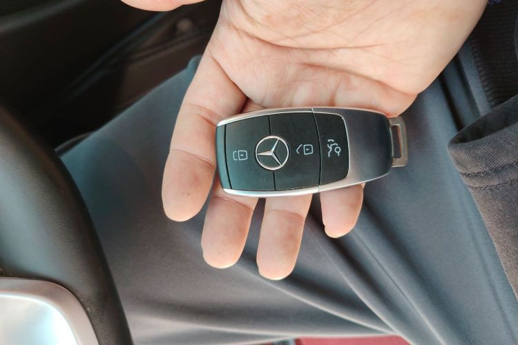 奔驰C级 2020款 C 260 运动版中控内饰7001