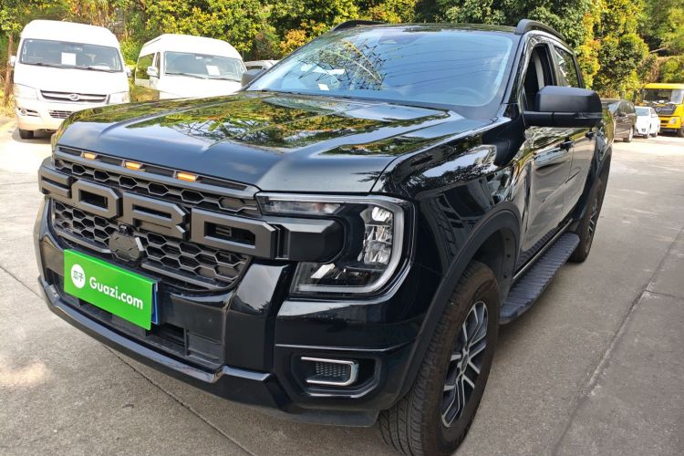 福特 游骑侠Ranger 2023款 探迹四驱自动版 汽油车身外观1