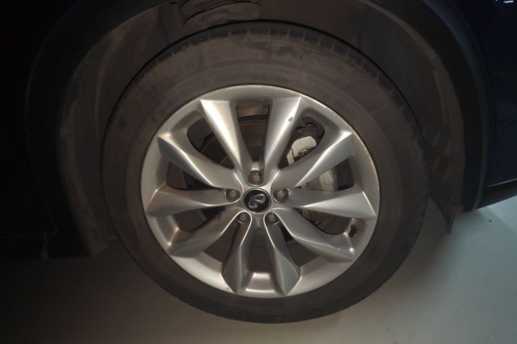 英菲尼迪QX50 2018款 2.0T 四驱菁英版车身外观10